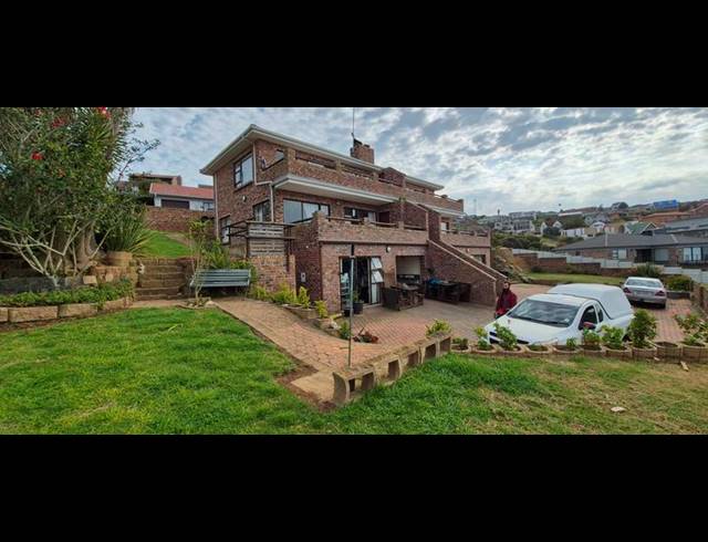 3 BEDROOM TOWNHOUSE FOR SALE IN DANA BAY